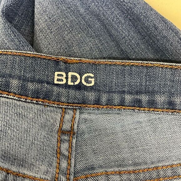 BDG Jeans Women’s Size 28wx29L Twig High Rise Blue Jeans Distressed Medium Wash - Picture 9 of 11